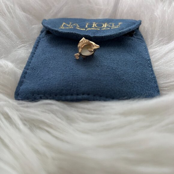 Na Hoku Single 14K Yellow Gold Fish Stud Earring With Pearl INLAY. - Picture 2 of 4